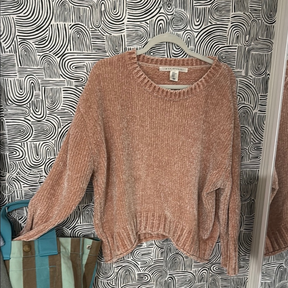 Max Studio Pink Crew Neck Sweater with Relaxed Fit